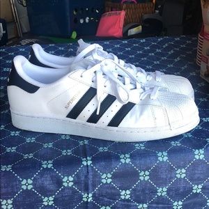 Adidas superstars